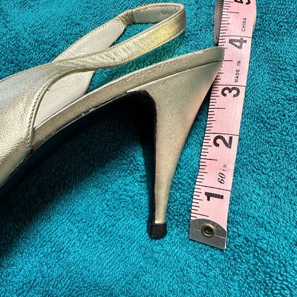 Stuart Weitzman | Gold Heels | size 8 - Picture 9 of 9